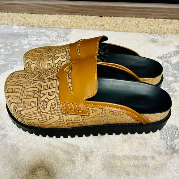 MENS VERSACE MULES SIZE 7- Brand New!!! - Picture 2 of 6